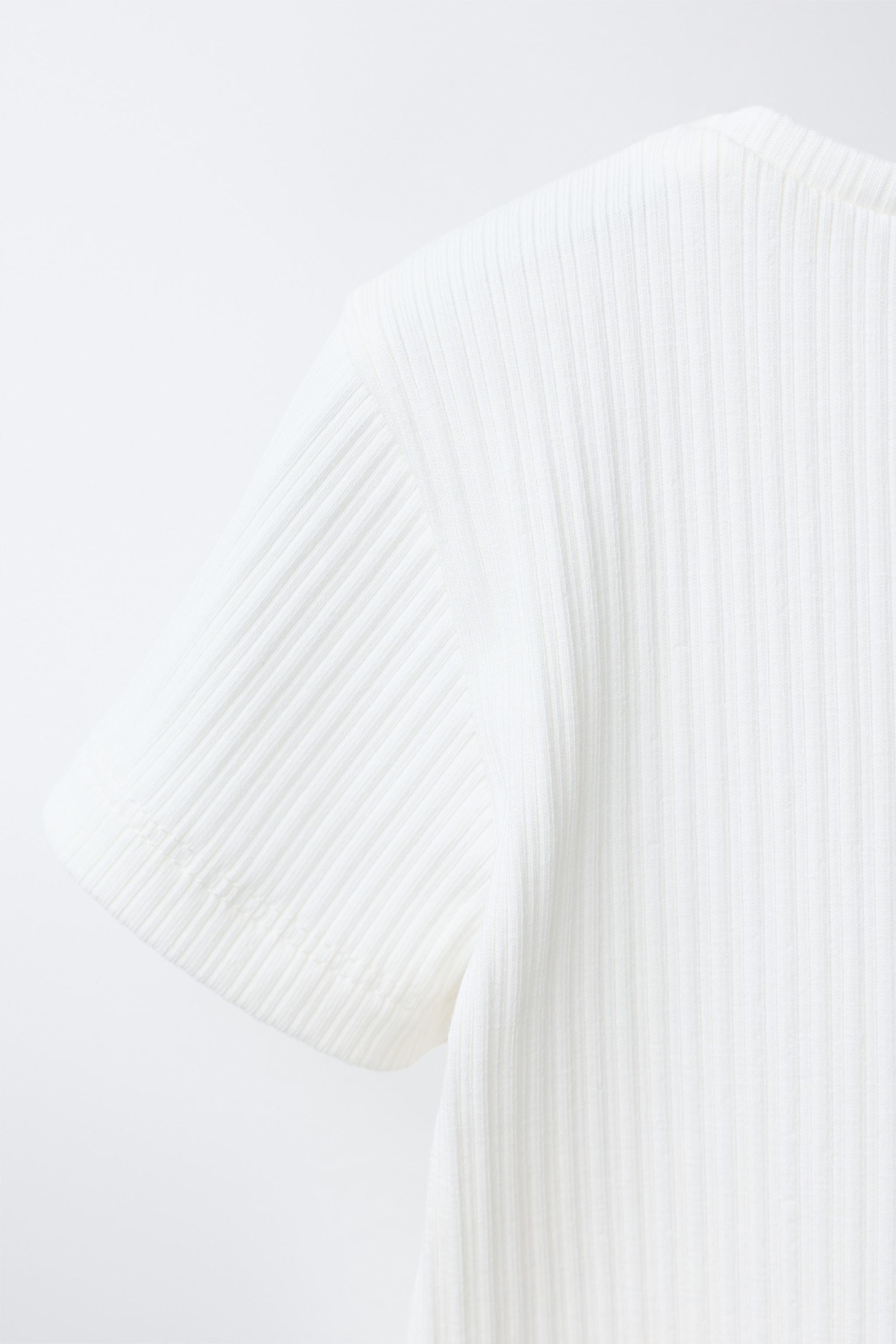 RIBBED CUT-OUT HEARTS T-SHIRT
